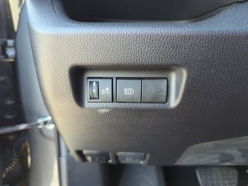 Used 2021 Toyota RAV4 XLE FWD image 14