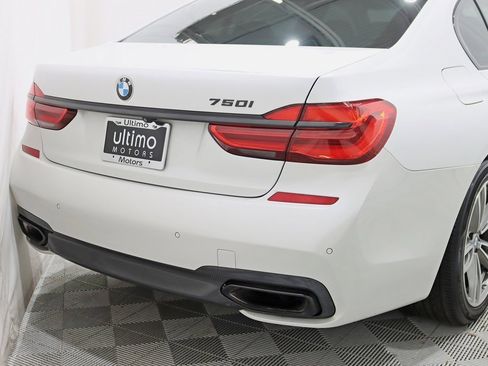 Used 2019 BMW 750i xDrive w/ M Sport Package image 13