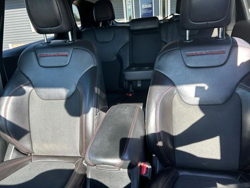 Used 2021 Jeep Cherokee Trailhawk AWD/4WD image 20