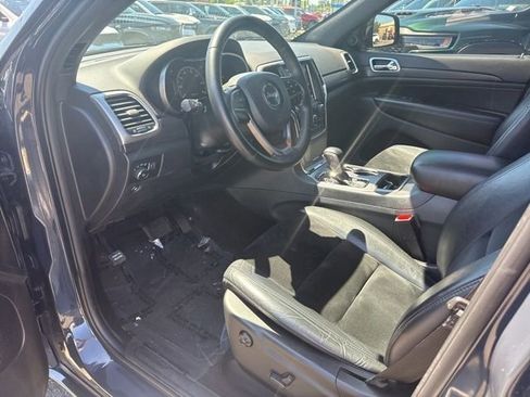 Used 2018 Jeep Grand Cherokee Altitude AWD/4WD image 19