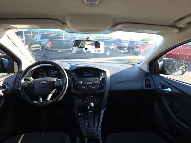 Used 2017 Ford Focus SE w/ SE Winter Package FWD image 6