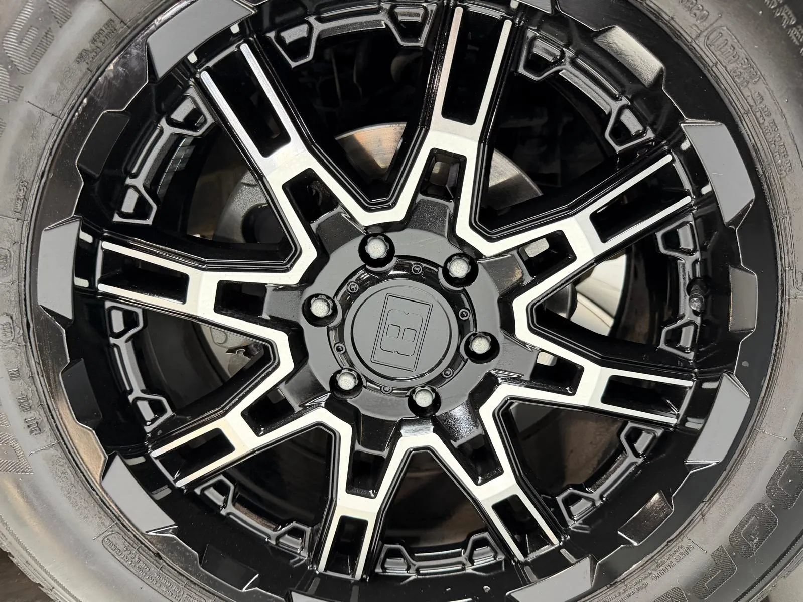 Used 2018 GMC Sierra 1500 Denali AWD/4WD image 8