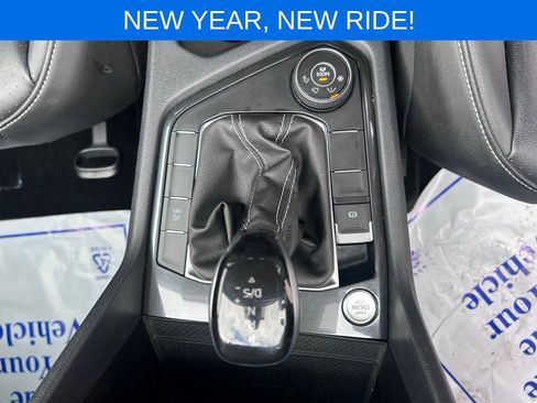 Used 2024 Volkswagen Tiguan SE image 29