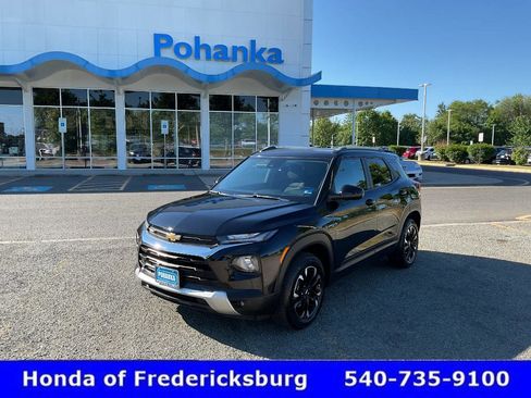 Used 2023 Chevrolet TrailBlazer LT AWD/4WD image 2