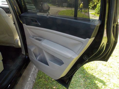 Used 2018 Volkswagen Atlas SE image 24