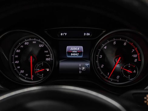 Used 2018 Mercedes-Benz GLA 250 4MATIC image 16