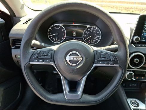 Used 2024 Nissan Sentra SV FWD image 19
