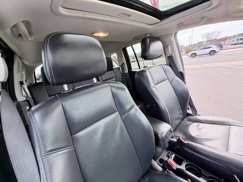 Used 2016 Jeep Compass High Altitude image 34