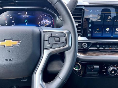 Used 2025 Chevrolet Silverado 2500 LT w/ Safety Package AWD/4WD image 24