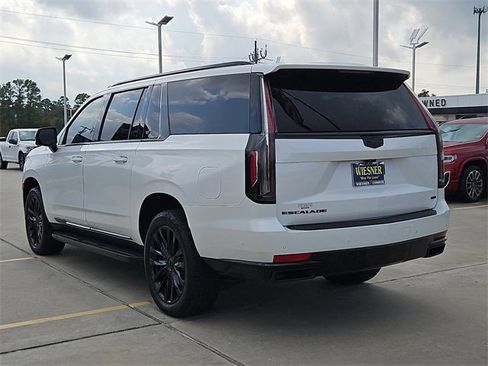 Used 2023 Cadillac Escalade ESV Premium Luxury image 12