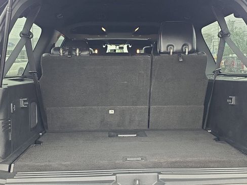 Used 2016 Lincoln Navigator L Select image 9