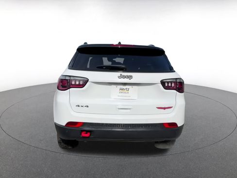 Used 2025 Jeep Compass Trailhawk image 12