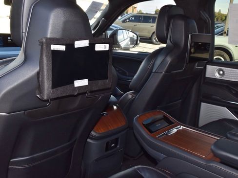 New 2025 Lincoln Navigator L Black Label image 19