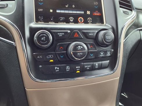 Used 2017 Jeep Grand Cherokee Limited AWD/4WD image 9