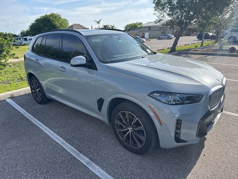 Used 2024 BMW X5 sDrive40i w/ M Sport Package image 2