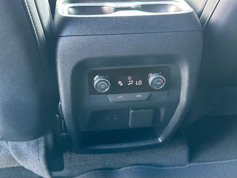 Used 2024 Chevrolet Traverse Z71 w/ Enhanced Driving Package image 25