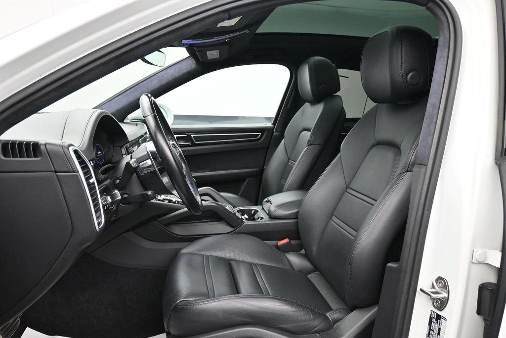 Used 2021 Porsche Cayenne GTS AWD/4WD image 10
