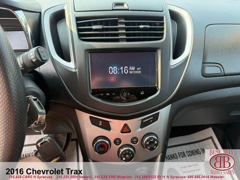 Used 2016 Chevrolet Trax LT AWD/4WD image 8