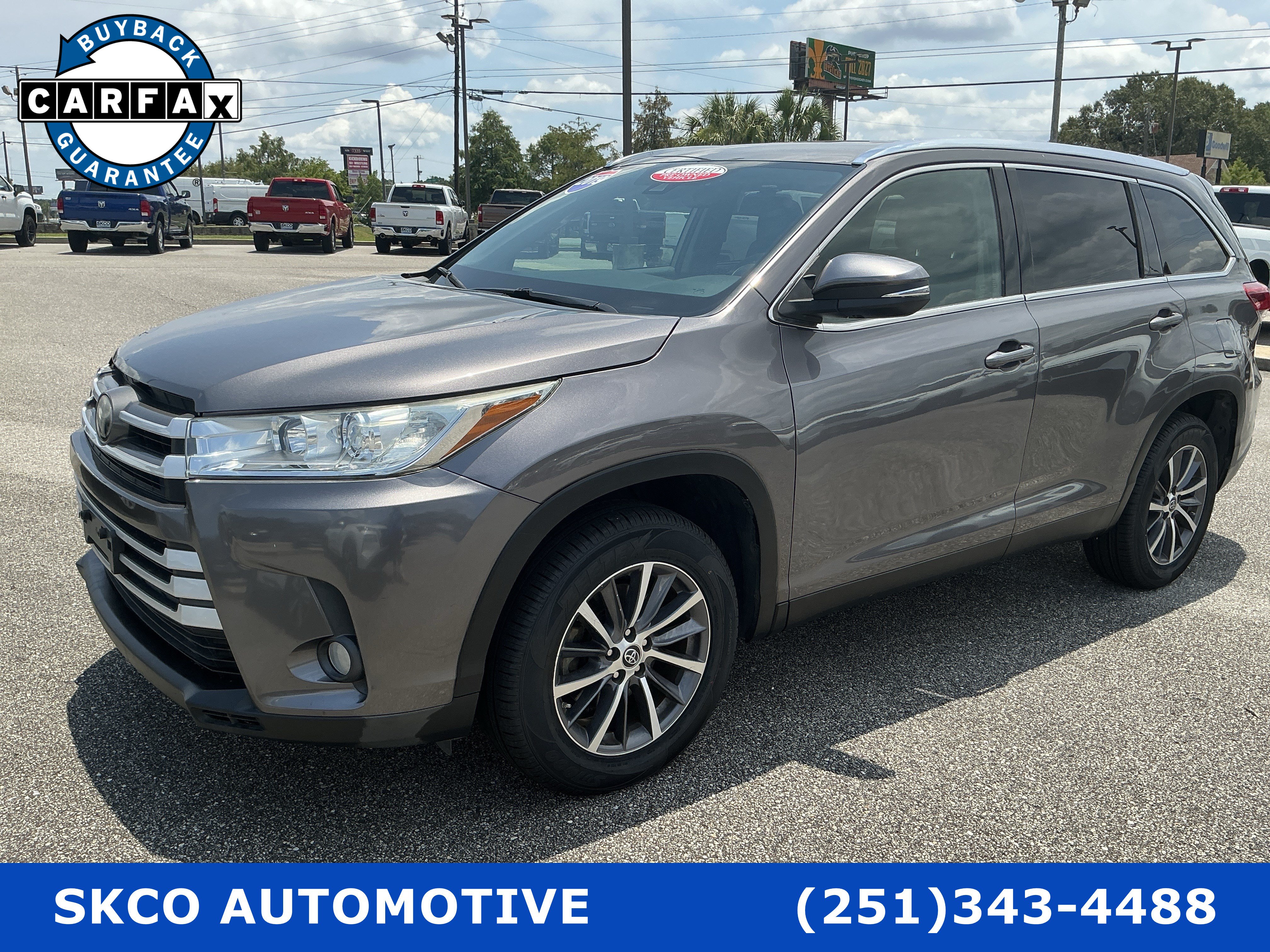 Used 2019 Toyota Highlander XLE FWD image 1