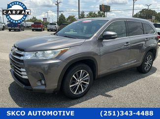 Used 2019 Toyota Highlander XLE FWD video 1