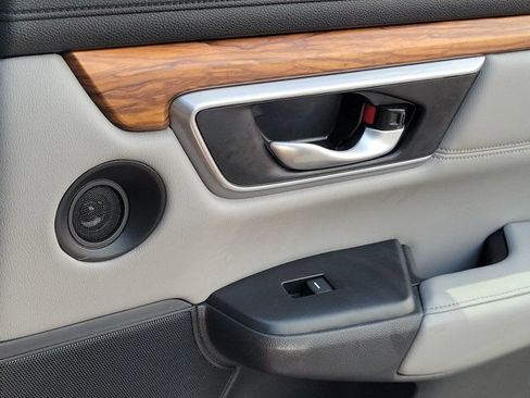 Used 2018 Honda CR-V Touring image 7