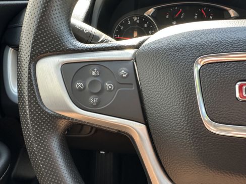 Used 2024 GMC Terrain SLE image 18