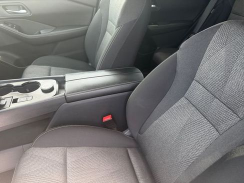 Used 2025 Nissan Rogue SV AWD/4WD image 14