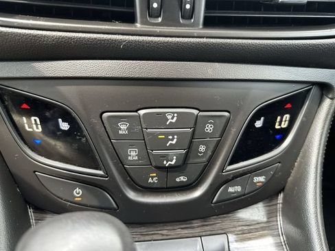 Used 2017 Buick Envision Premium AWD/4WD image 19