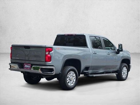 Used 2024 Chevrolet Silverado 2500 LT w/ Safety Package AWD/4WD image 5