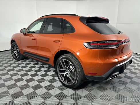 Used 2025 Porsche Macan image 3