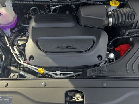 New 2026 Chrysler Voyager LX FWD image 30