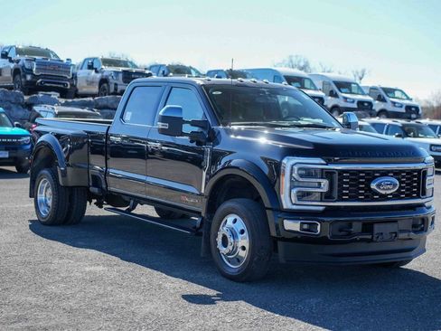 Used 2023 Ford F450 Platinum w/ FX4 Off-Road Package AWD/4WD image 3