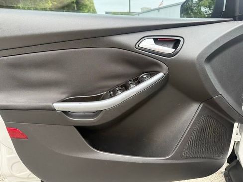 Used 2012 Ford Focus Titanium FWD image 10