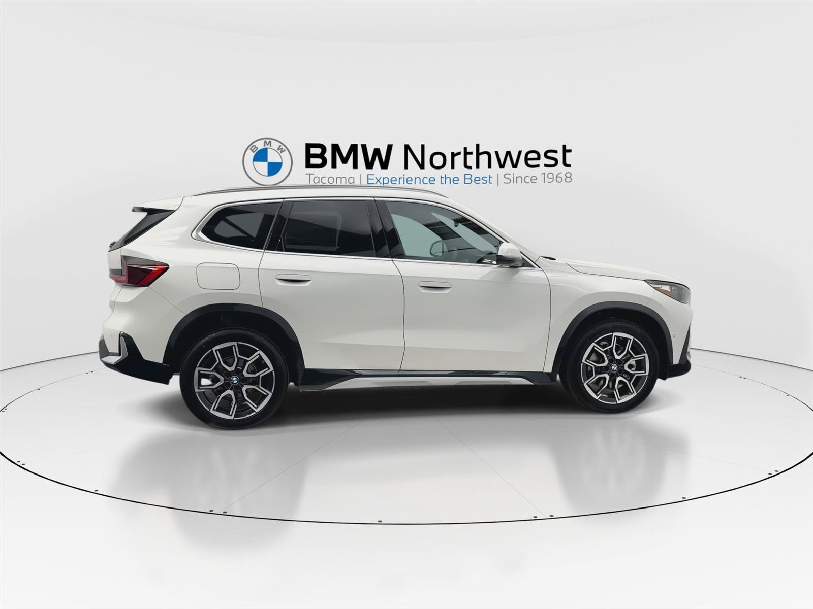Used 2026 BMW X1 xDrive28i w/ Convenience Package AWD/4WD image 4