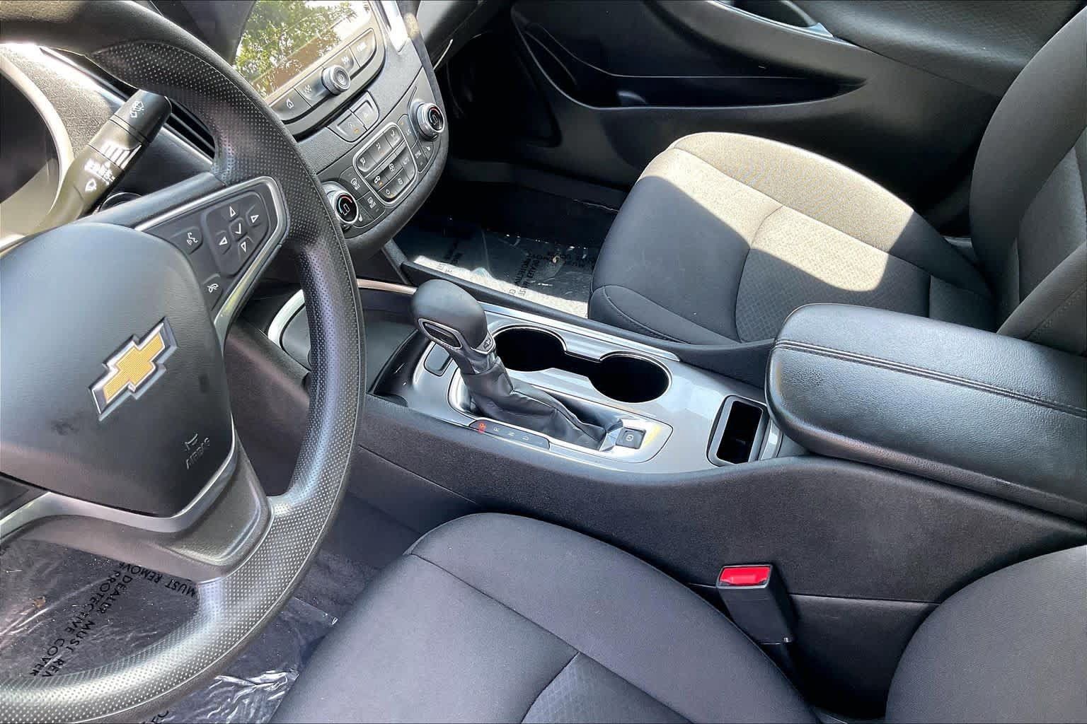 Used 2022 Chevrolet Malibu LT FWD image 17