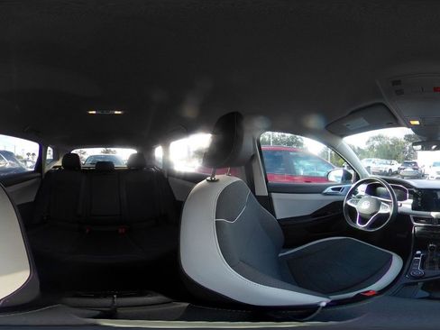 Used 2025 Volkswagen Taos SE image 42