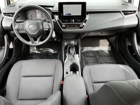 Used 2024 Toyota Corolla LE image 9