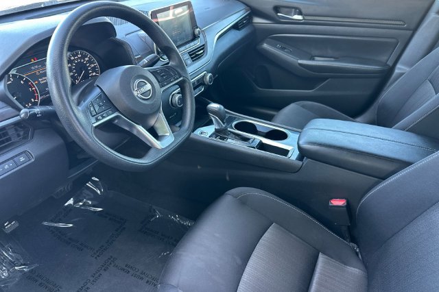 Used 2024 Nissan Altima 2.5 SV FWD image 11