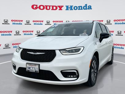 Used 2024 Chrysler Pacifica Limited