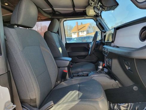 Certified 2025 Jeep Wrangler Sport S image 24