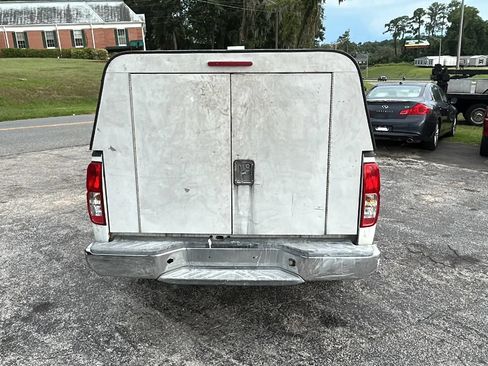 Used 2014 Nissan Frontier SV RWD image 5