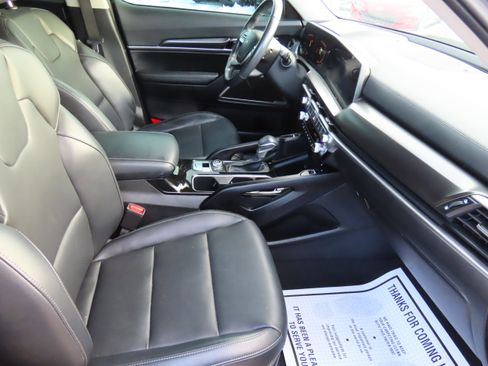 Used 2024 Kia Telluride S w/ S Sunroof Package image 11