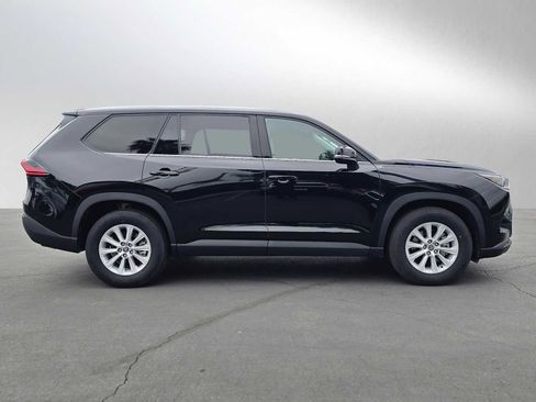 Certified 2025 Toyota Grand Highlander FWD image 2