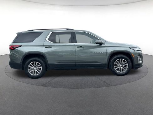 Used 2022 Chevrolet Traverse LT FWD image 7