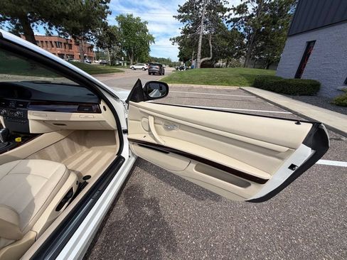 Used 2012 BMW 328i Convertible RWD image 41