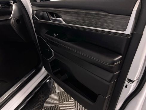 Used 2023 Jeep Wagoneer Series III w/ Rear Seat Video Group 1 image 33