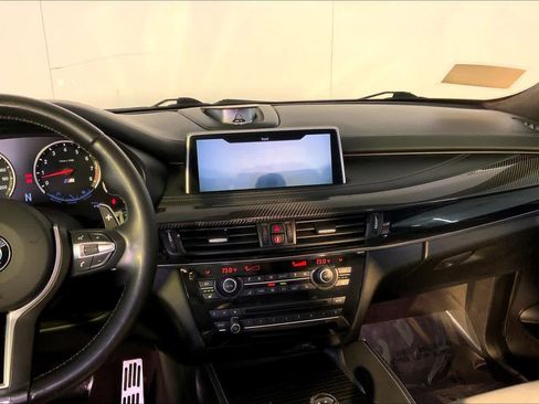 Used 2018 BMW X5 M image 16