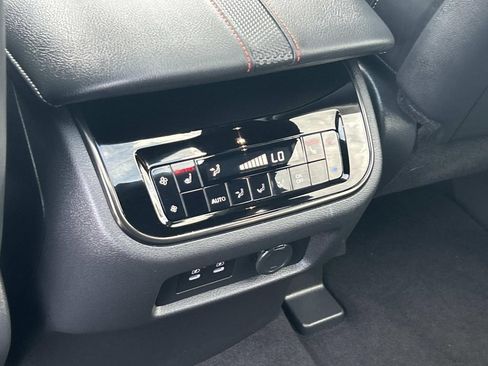 Used 2025 Nissan Armada PRO-4X w/ Pro-4X Premium Package AWD/4WD image 25