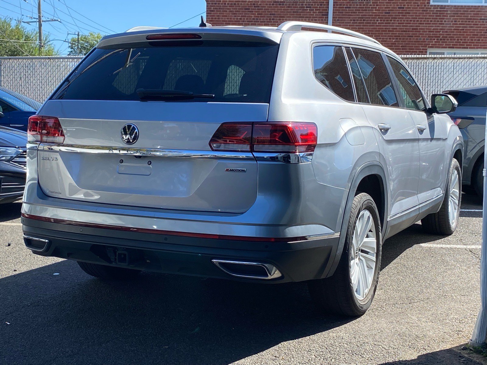 Used 2021 Volkswagen Atlas SEL AWD/4WD image 3