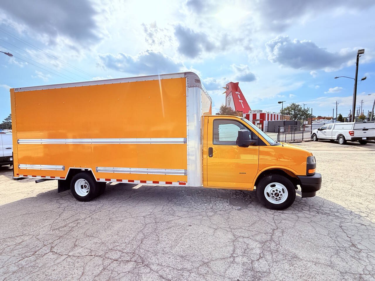 Used 2021 GMC Savana 3500 Extended w/ Power Convenience Package RWD image 20